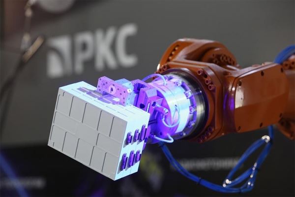 РКС на МАКС-2021: промышленный симбиоз робота и человека